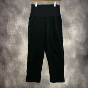 LULULEMON Womens High Rise Capri Pant Womens‎ Size 6 Black .
